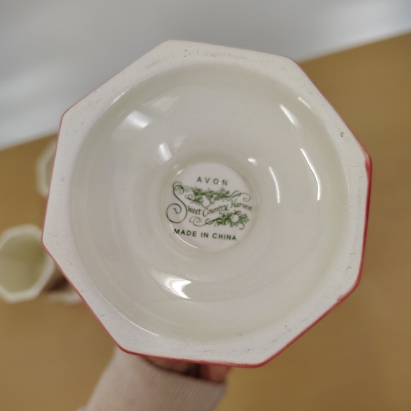 Set of 4 Lovely Avon Sweet Country Harvest Pedestal Mugs - Picture 10 of 11